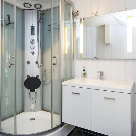 Дом отдыха 8 Person Holiday In *