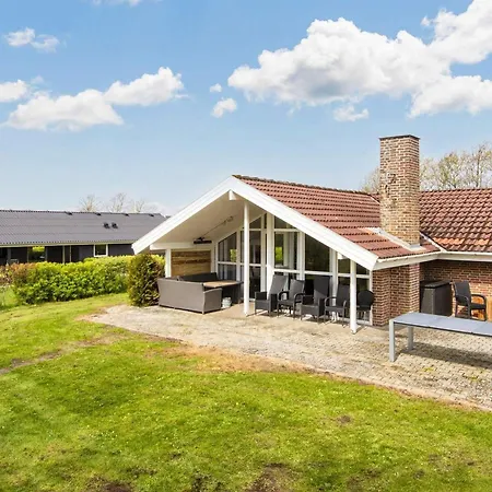 8 Person Holiday In