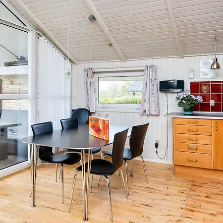 8 Person Holiday In